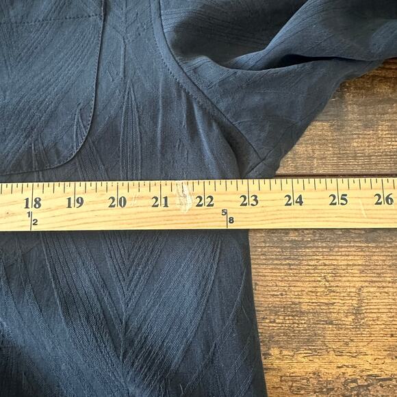 Tommy Bahama locals watering hole silk button shirt men’s size medium vacation - Picture 5 of 9